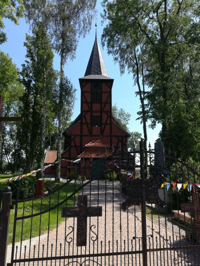 Blick auf die evangelische Kirche in Käsemark [heute: Kiezmark], Danziger Niederung, Westpreußen